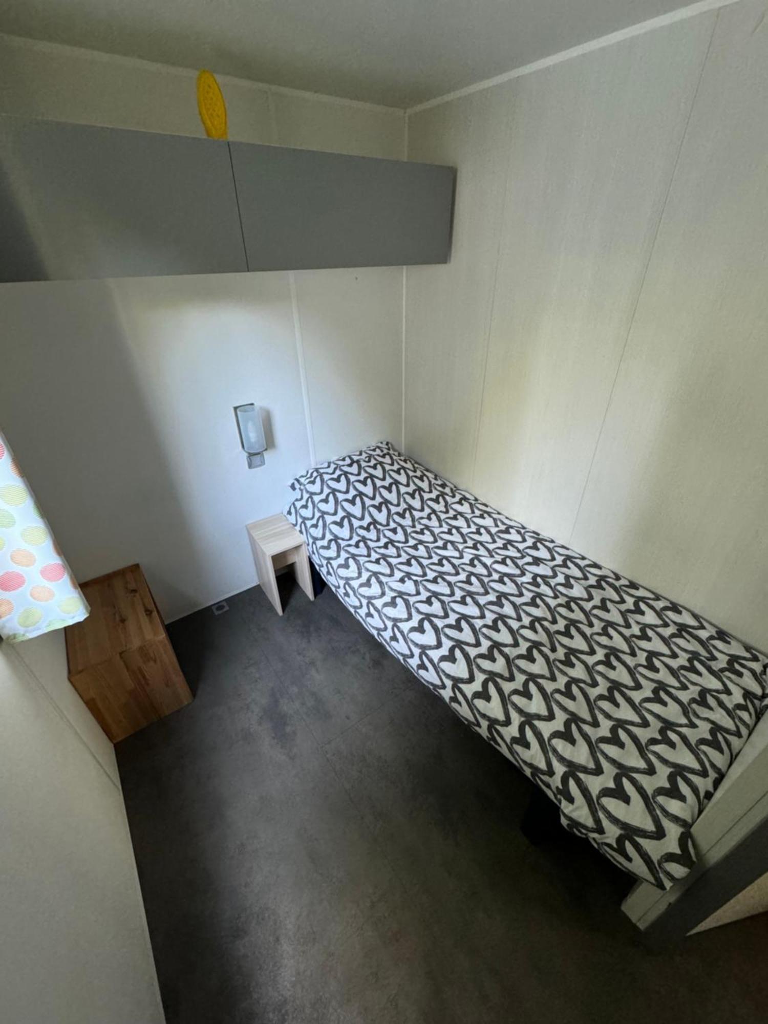 Ruime 5-Persoons Chalet Aan Het Bergumermeer Suameer Экстерьер фото