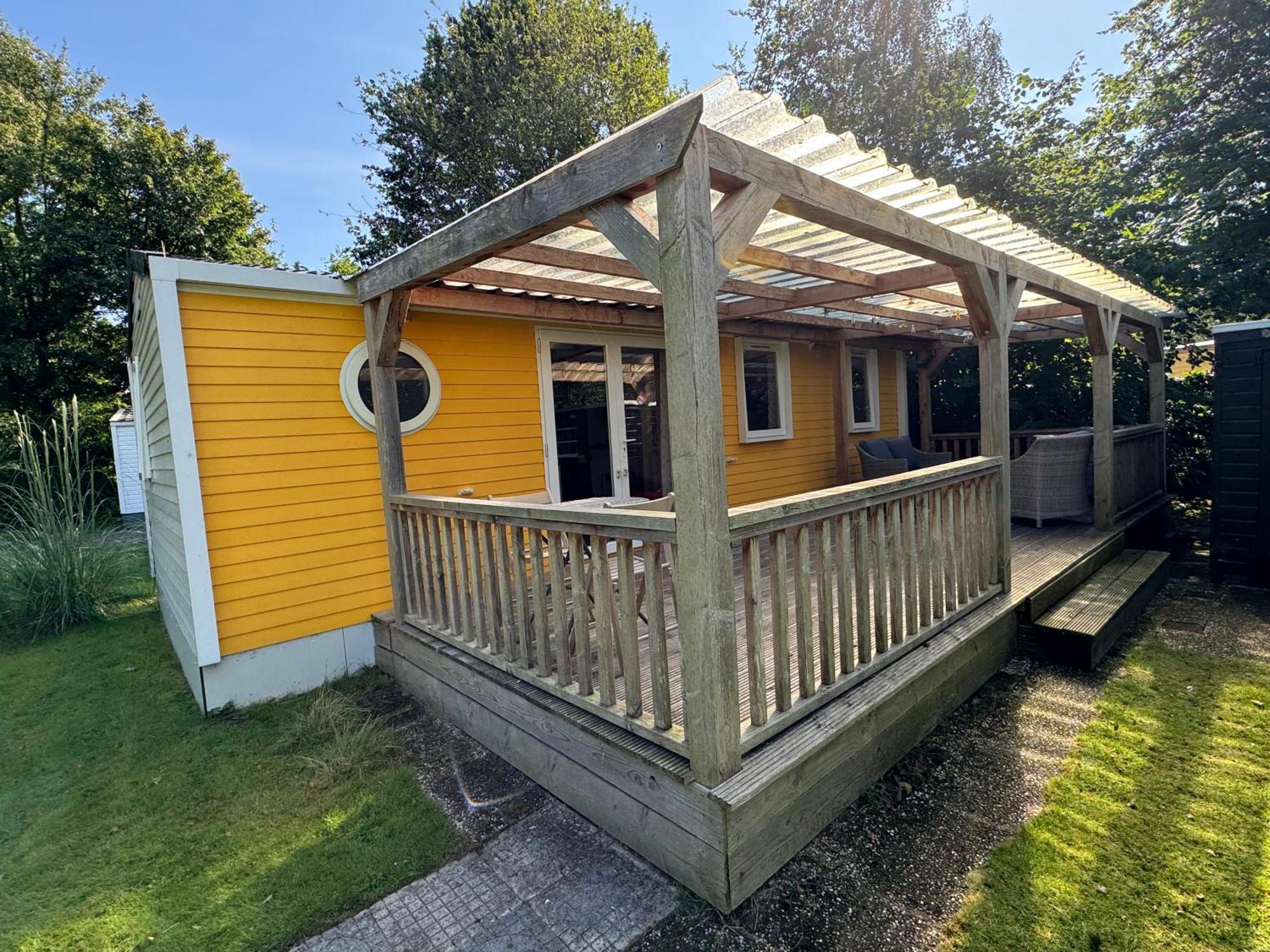 Ruime 5-Persoons Chalet Aan Het Bergumermeer Suameer Экстерьер фото